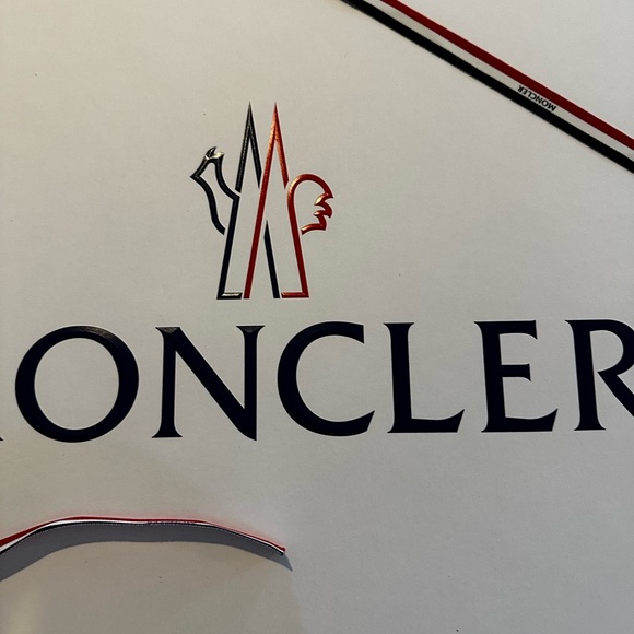 Authentic Moncler XL  paper gift box with ribbon - Picture 2 of 8